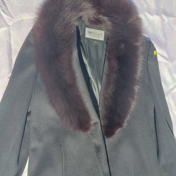 Coat - Picture 2 of 2